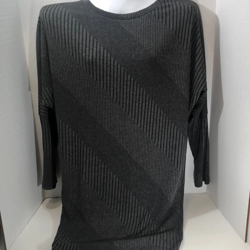 Embrace Los Angeles Women's Top with strappy back. Gray Size L - Picture 1 of 7